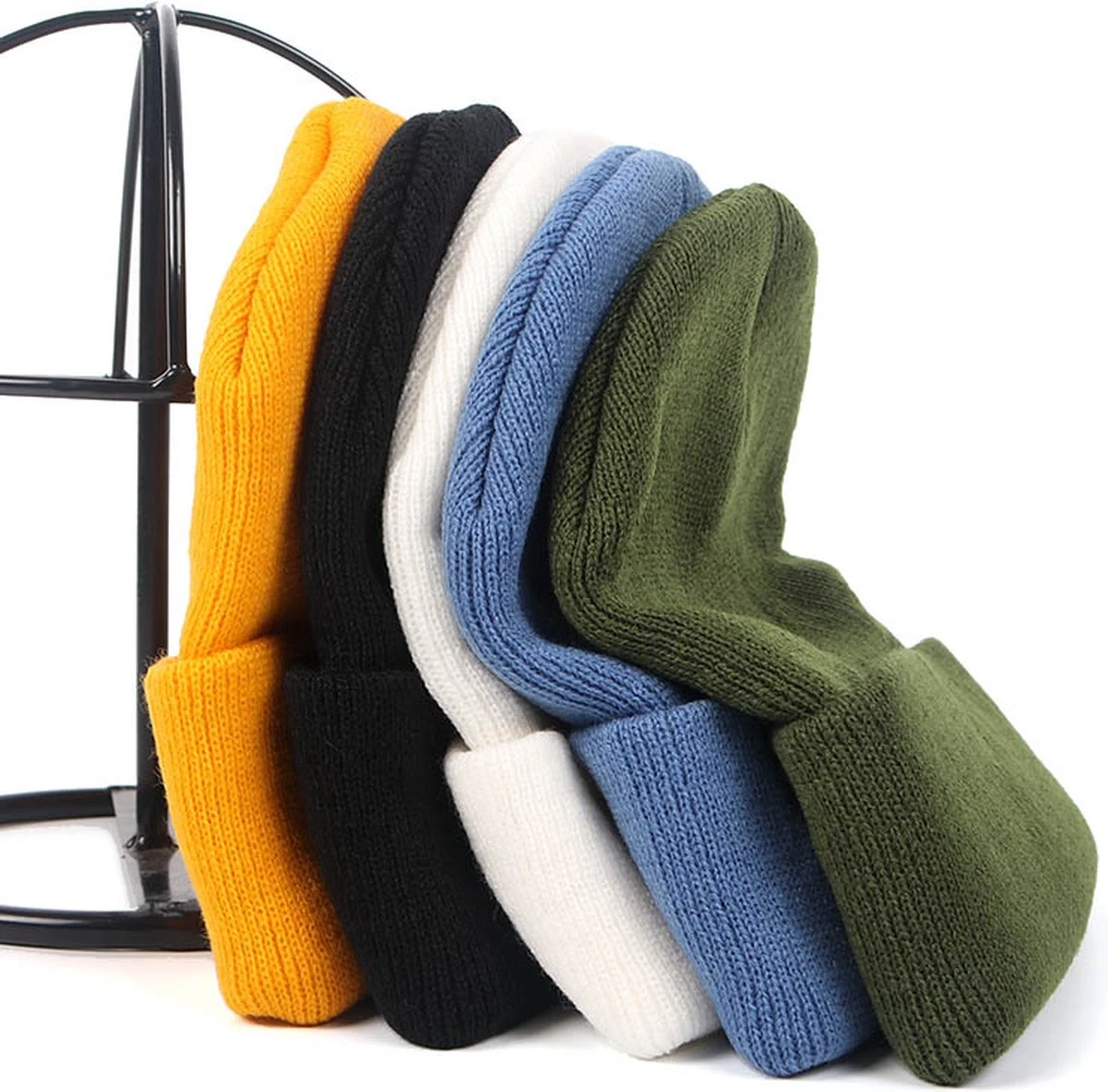 Pluto Muts - Beanie - Smiley Zwart - One Size - Unisex - Muts Dames En Heren - Zwarte Muts - Beanie Muts 4 Pluto Muts - Beanie - Smiley Zwart - One Size - Unisex - Muts Dames En Heren - Zwarte Muts - Beanie Muts - Afbeelding 2