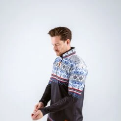 Gareth & Lucas Skipully The Fifteen - Heren S - 100% Gerecycled Polyester - Midlayer Sportshirt - Wintersport 9 Gareth & Lucas Skipully The Fifteen - Heren S - 100% Gerecycled Polyester - Midlayer Sportshirt - Wintersport -Bol Winkel 1200x1200 223