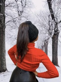 Fall & Winter - Ponytail Beanie - Muts Met Opening Voor Het Haar - Damesmuts - Paardenstaart Muts - Zwart -Bol Winkel 897x1200